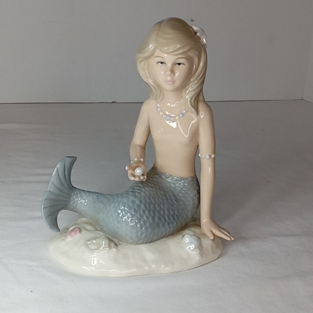 "Sea Princess"The Leonardo Collection Mermaid By Annie Rowe